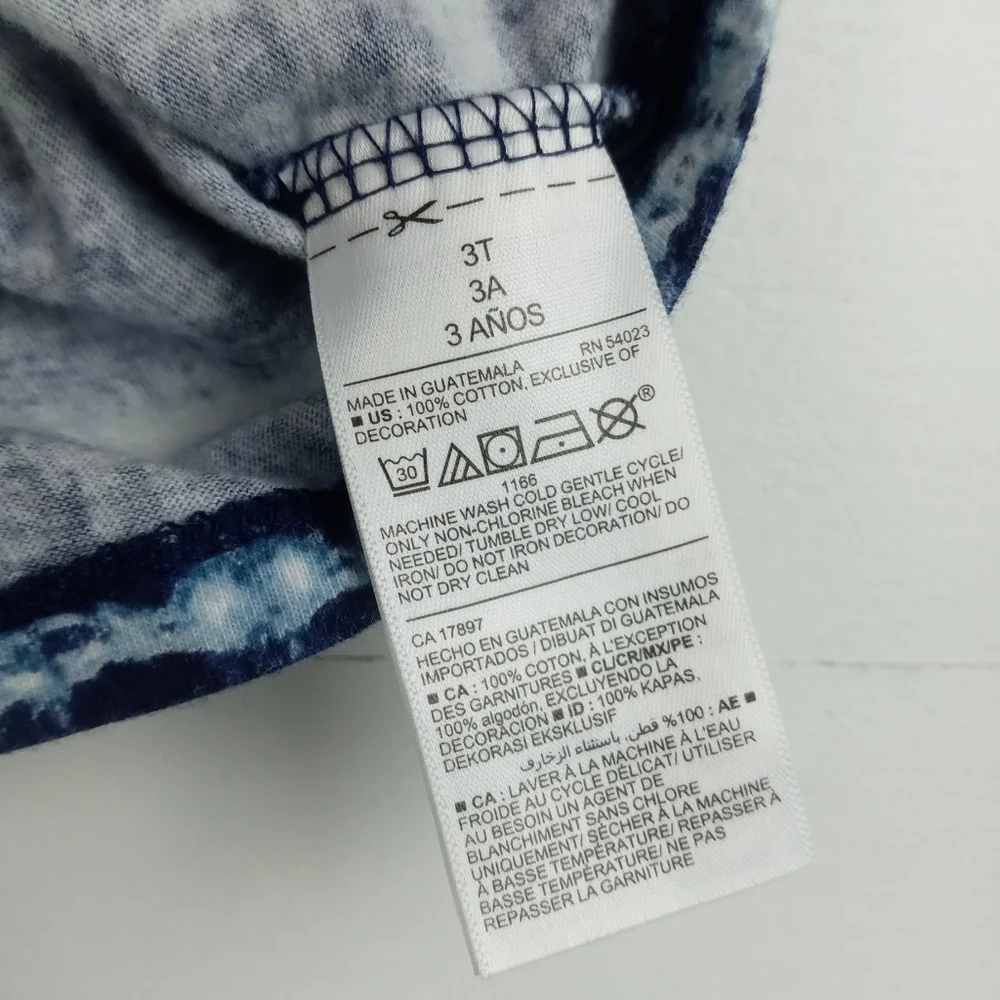 Old Navy boys size 3T blue with white tie dye stripe USA tshirt crewneck